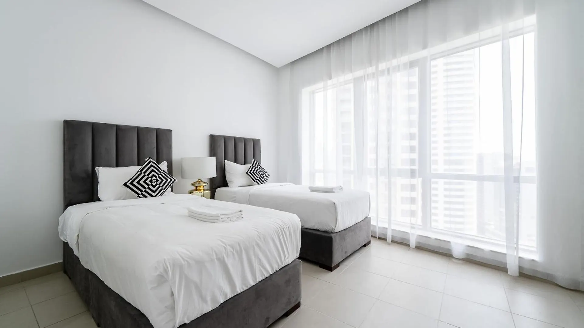 Alh Vacay - South Ridge 4 - 2 Bedrooms Dubai 0*,